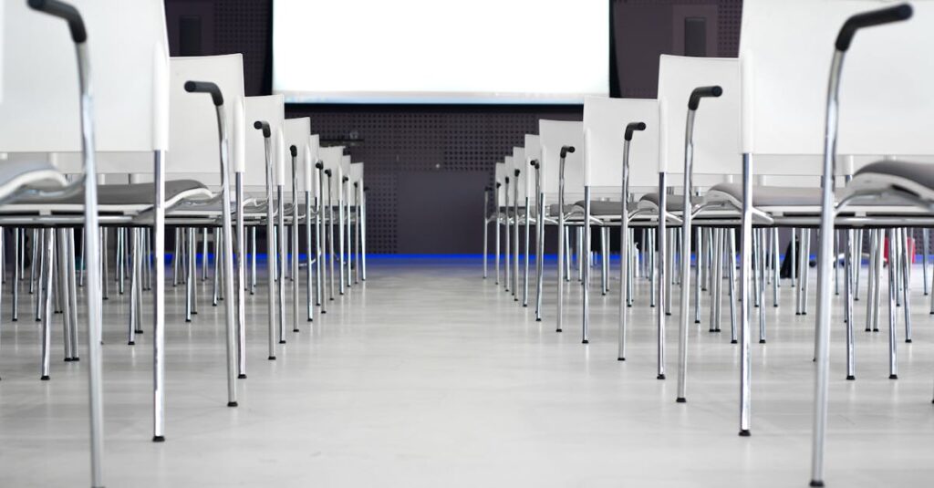 大手企業による信頼性の高い家事代行。制服スタッフが品質管理された清掃を行っている様子。