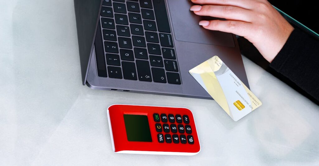 パルシステムのおためし宅配の支払い方法をスマホで確認する様子