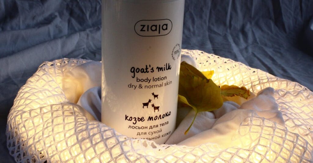 アロベビー ミルクローションの定期購入と単品購入の違いを比較した画像。割引や継続の条件が整理されている。