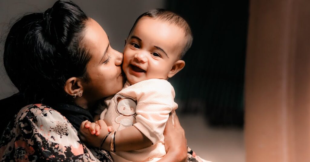 毎日の中にあるささやかな幸せや特別な瞬間を象徴する、赤ちゃんの笑顔の画像。