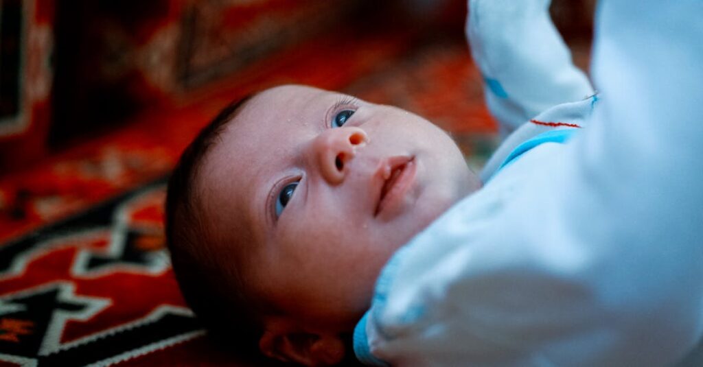 アロベビー ミルクローションを3日間使用して肌の状態が改善された様子。乾燥肌が柔らかくなった結果が見える画像。