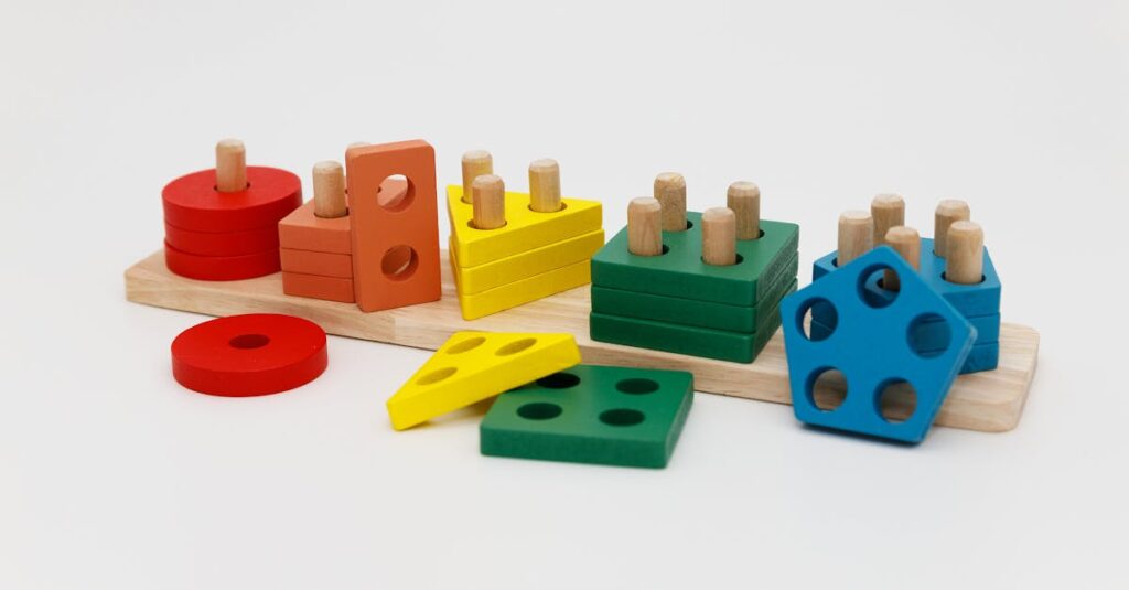 すぐに飽きてしまったおもちゃの前で退屈そうにしている子どもの様子