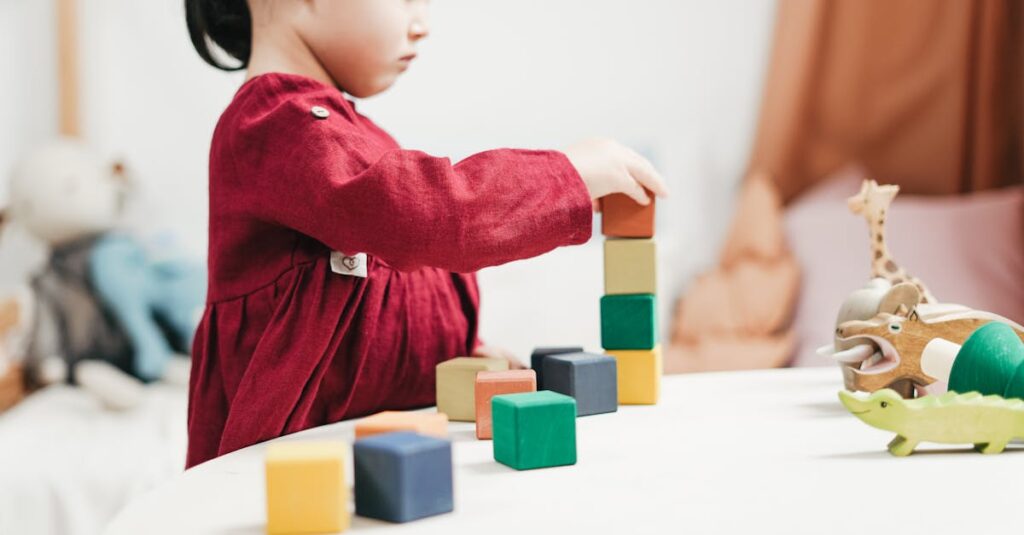 And TOYBOXのおもちゃで楽しそうに遊ぶ子どもの笑顔