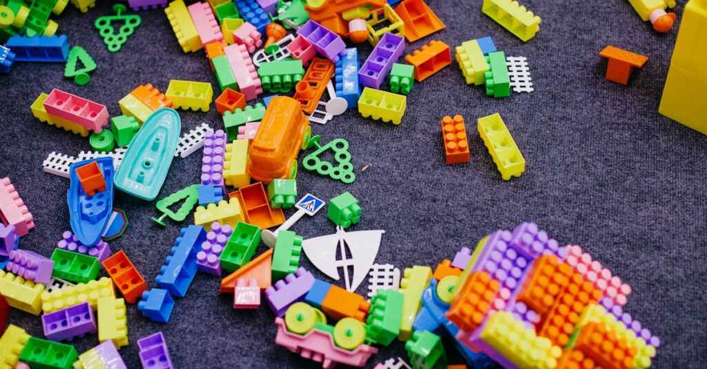 レンタルおもちゃを丁寧に洗浄・除菌している現場の様子