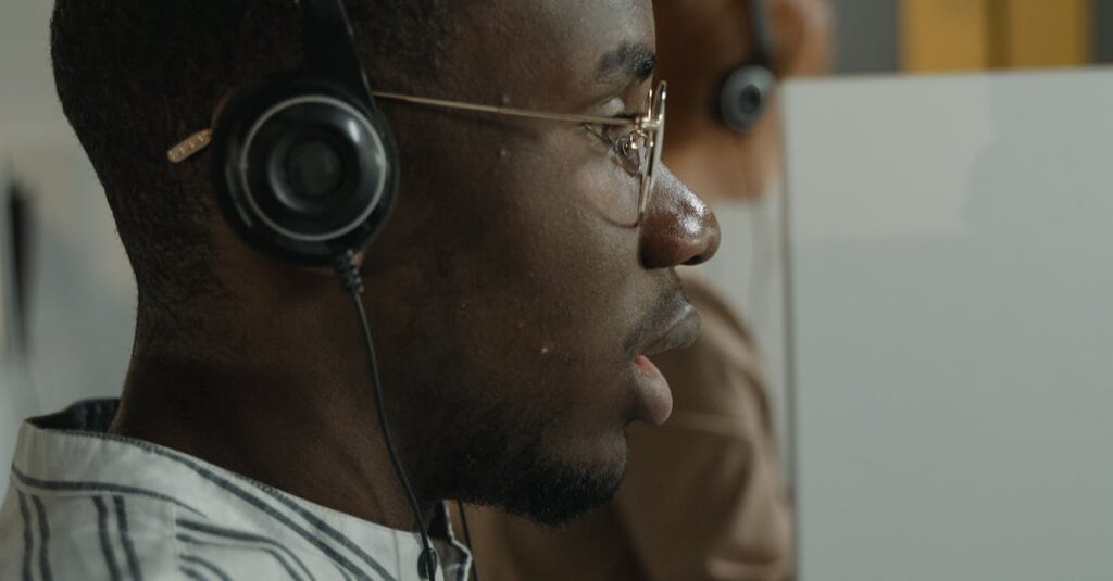 おためし利用後、連絡が来ないことに安心する女性