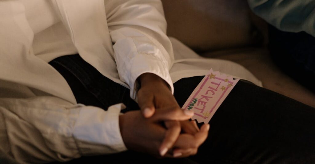 地域密着型家庭教師が地元の最新受験情報を提供している様子