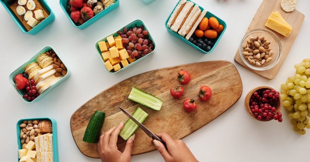 献立の悩みから解放された親が安心している様子