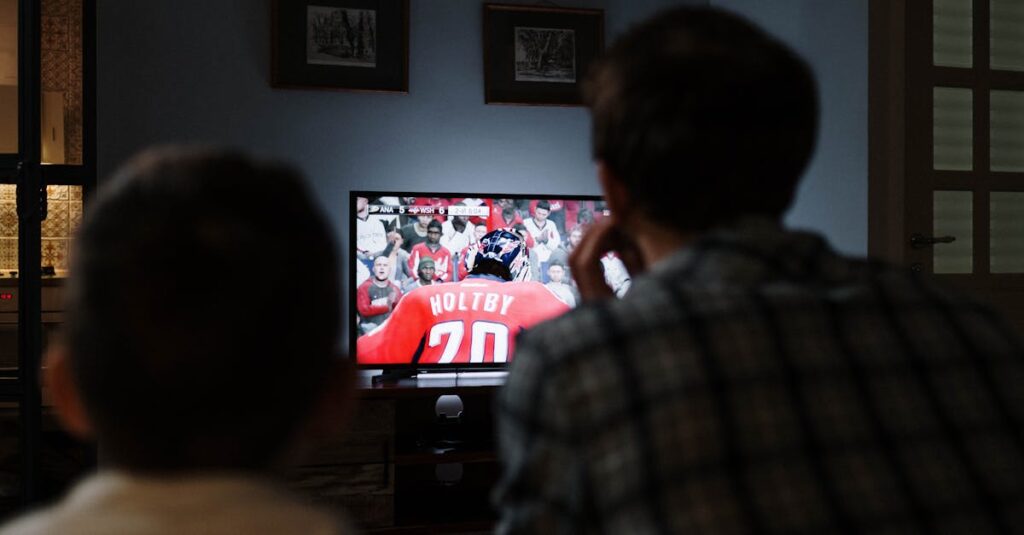 家族みんなでテレビを楽しんでいる様子。スカパーの多様なチャンネルが背景に映る。