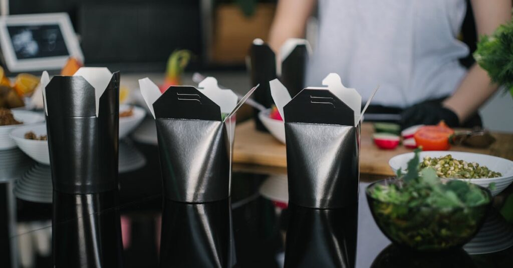 わんまいるの惣菜セットが届いたシーン