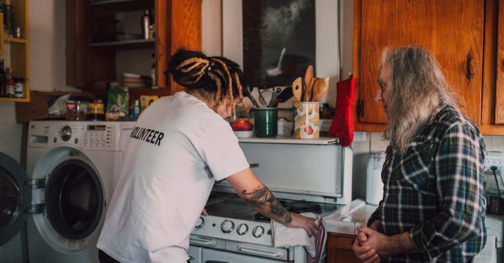 家事代行サービスの公式サイトを閲覧する様子。申し込みや詳細確認ができる場面。