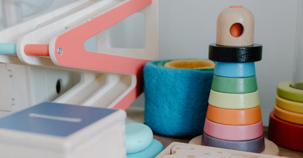 知育玩具サブスクで届いたおもちゃの箱を開けてワクワクする様子