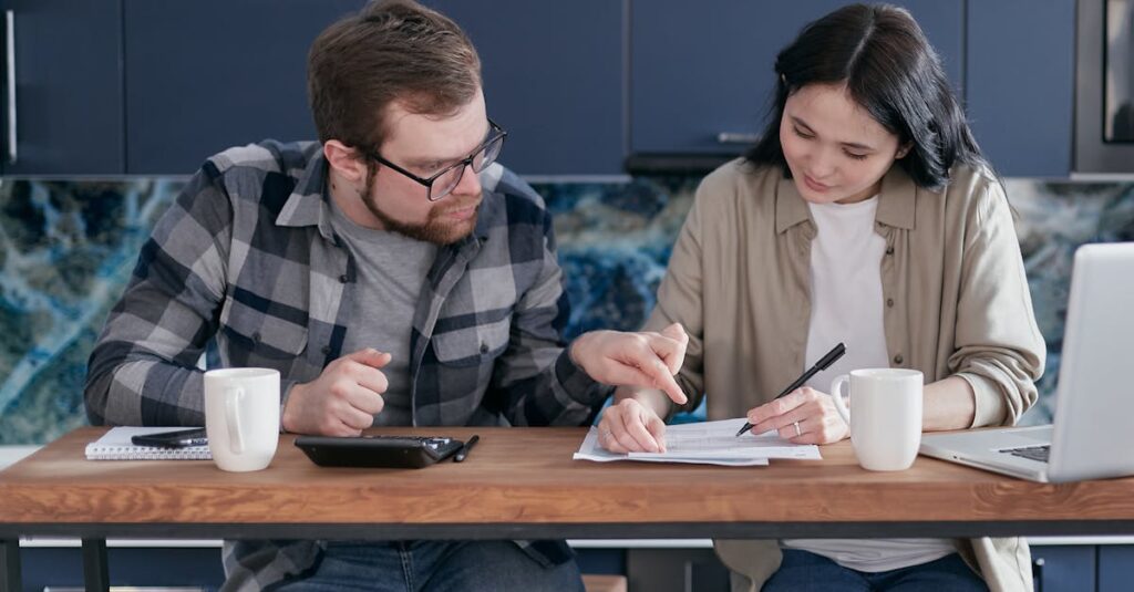 共働き夫婦がつくりおき.jpの惣菜で平日の食事を効率化する様子