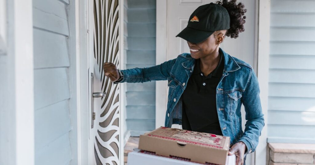 パルシステムの宅配ボックスが玄関前に届いた様子