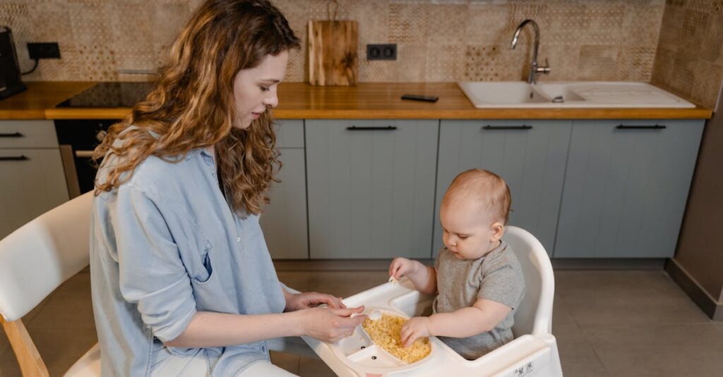 子育て中のパパママが時短に活用するつくりおき.jpの惣菜と笑顔の食卓