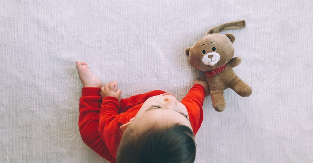 Berpyのアイテムに込められた赤ちゃんの感性を刺激する工夫を表現したデザイン性の高い育児用品の画像。