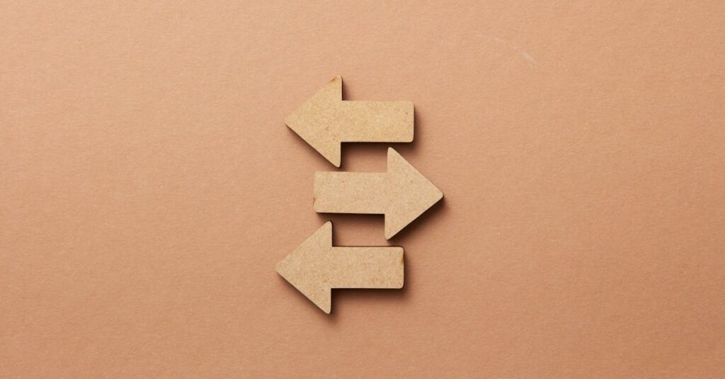 パルシステムを継続するかどうかを検討する女性