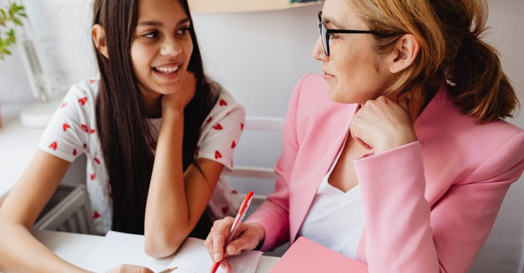 家庭教師サービスに関するよくある質問に答えているスタッフの様子