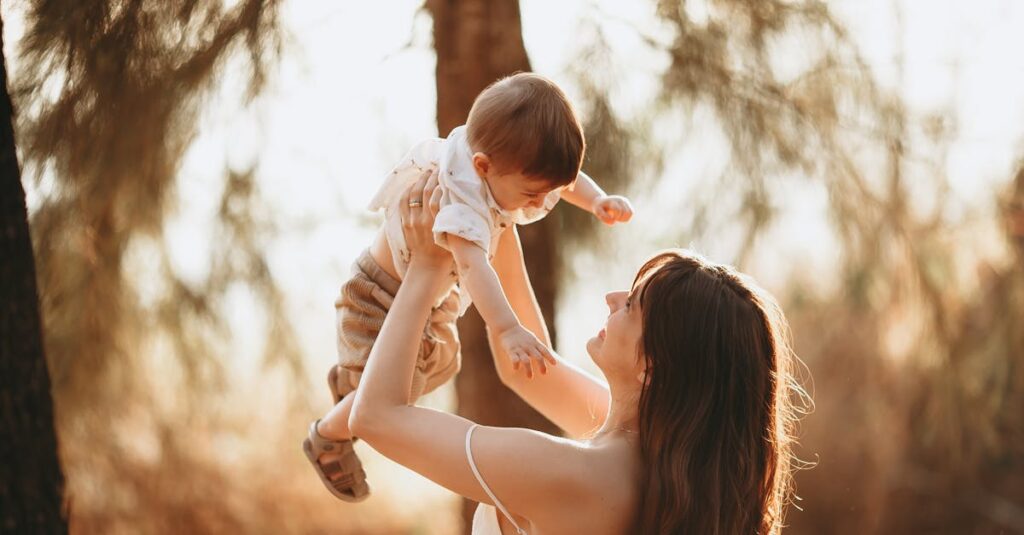 毎日の中にあるささやかな幸せや特別な瞬間を象徴する、赤ちゃんの笑顔の画像。