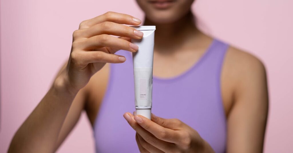 他社製ローションからアロベビーに切り替えるときの注意点をまとめたイメージ図。肌に合うか試している様子。