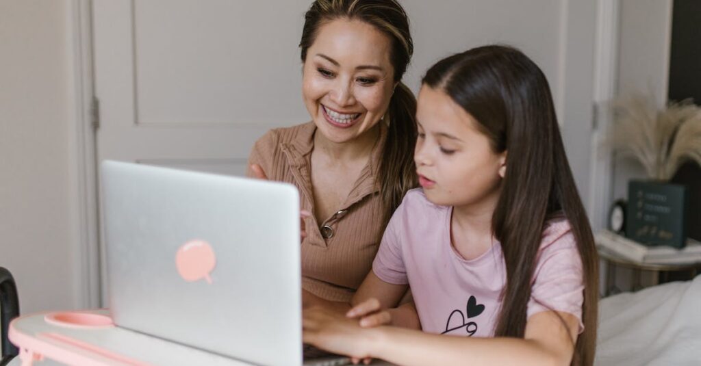 初めて家庭教師を利用した保護者が安心して任せている様子