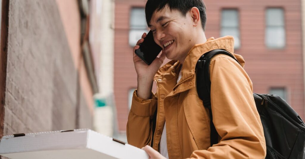 電話でパルシステムの注文確認をする様子