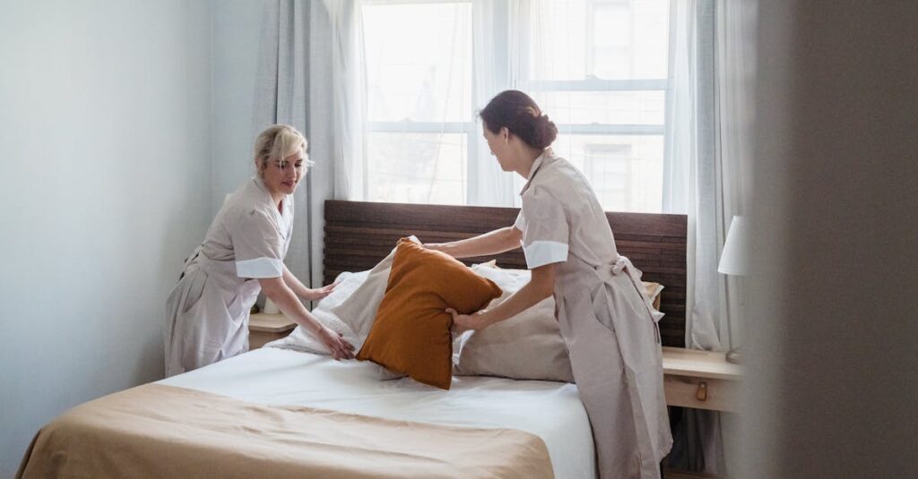 費用対効果が高い家事代行サービスの満足感を表すシーン。コストと品質のバランスに満足する利用者。