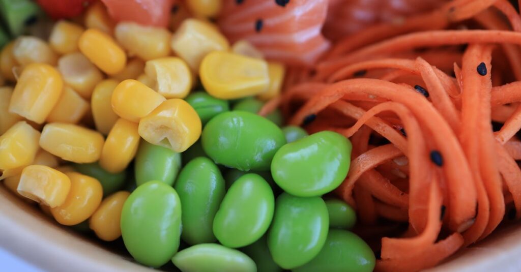 四季折々の天然素材を用いた和食の原点を伝える画像。