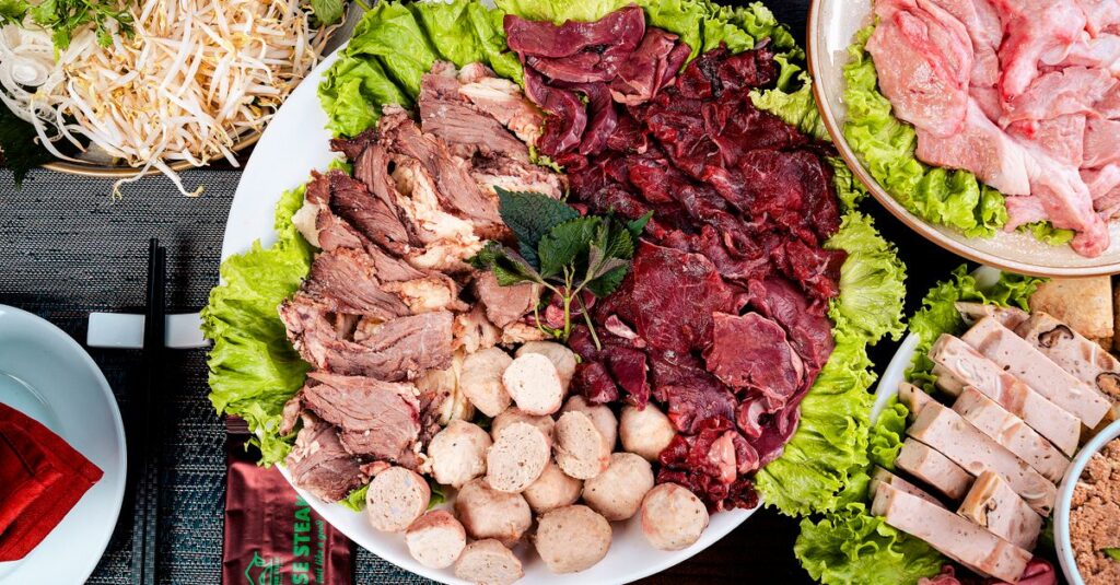 高級しゃぶしゃぶギフトの魅力を伝えるイメージ画像。美しい霜降り肉と上品な盛り付けが特徴。
