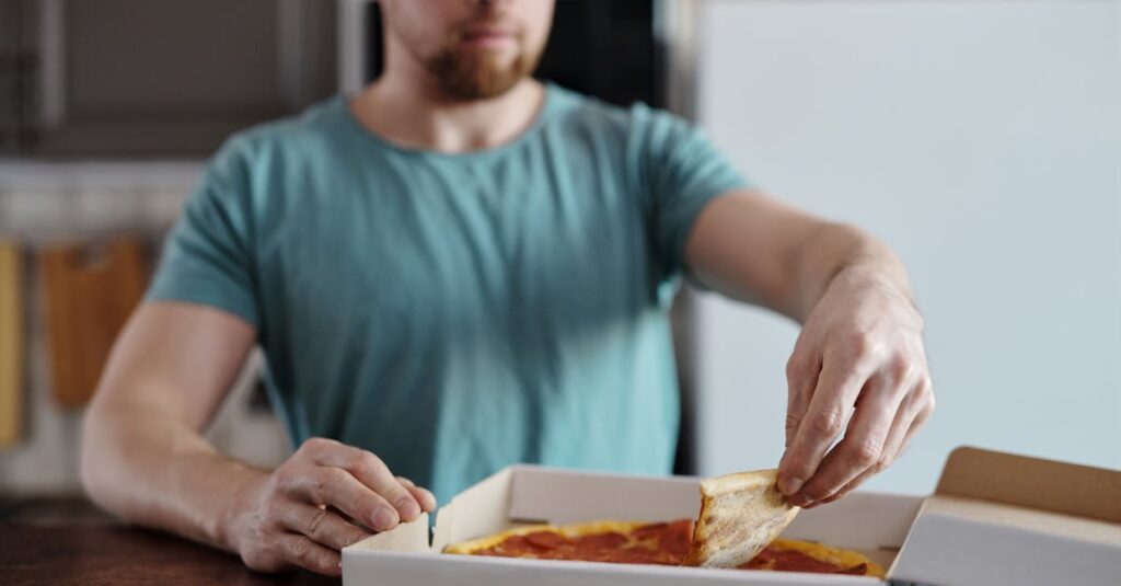 高級食材ギフトを開封する瞬間。美しい包装と整然と並んだ食材が印象的。