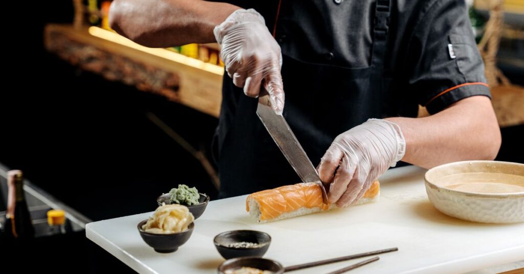 四季折々の天然素材を用いた和食の原点を伝える画像。